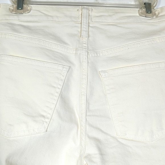 A New Day White High Rise Jeans 4/27 - Picture 2 of 4